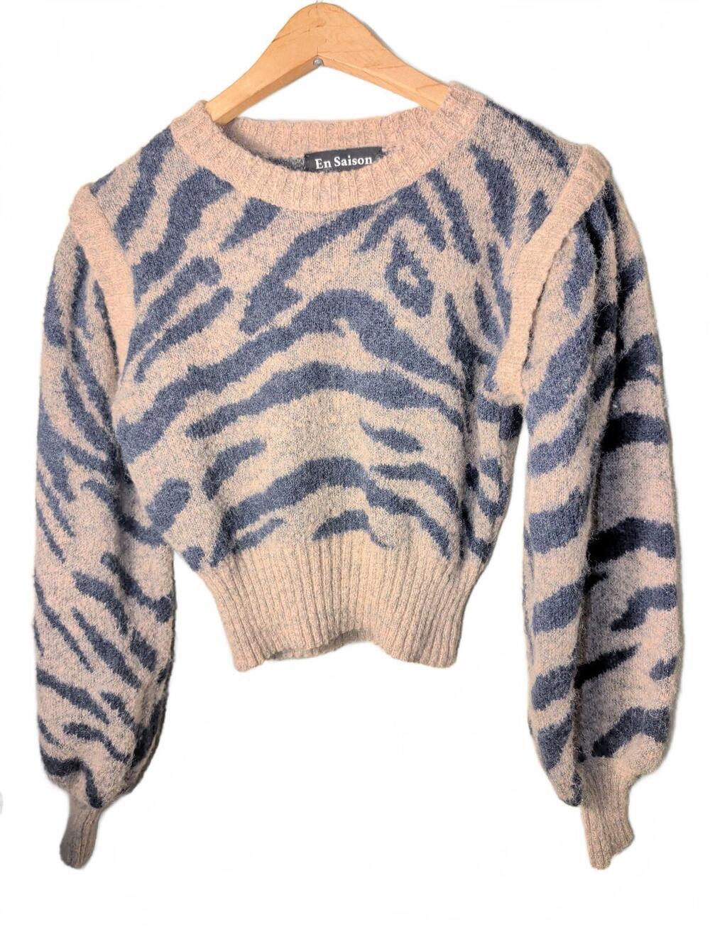 En Saison Wool Medium Sweater Blue Beige Zebra Print Fuzzy Chunky Crop Balloon